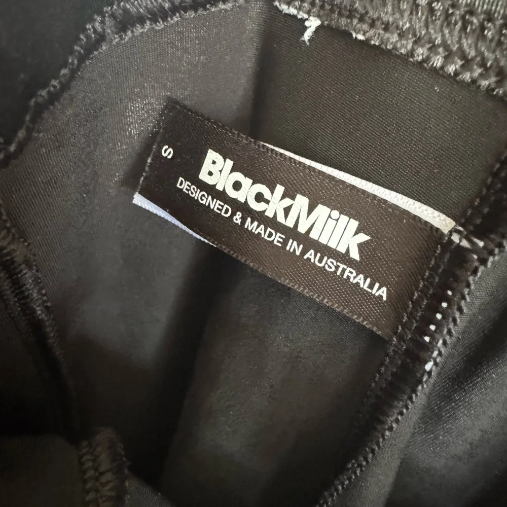 Blackmilk Wet Look High Waisted Pocket Black Leggings Small - Picture 11 of 11